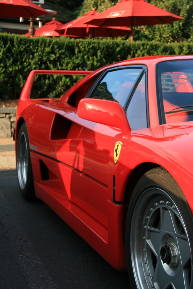 Ferrari F40 Profile