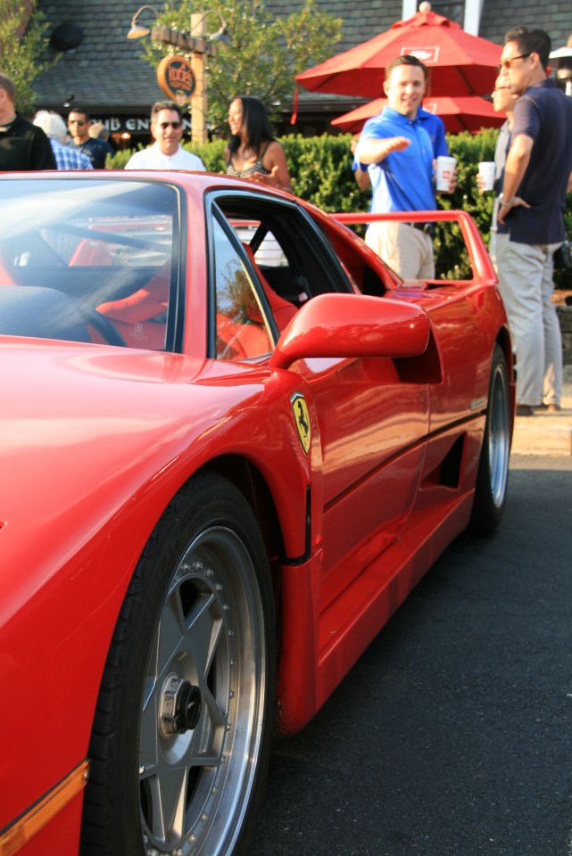 Ferrari F40 Front Left