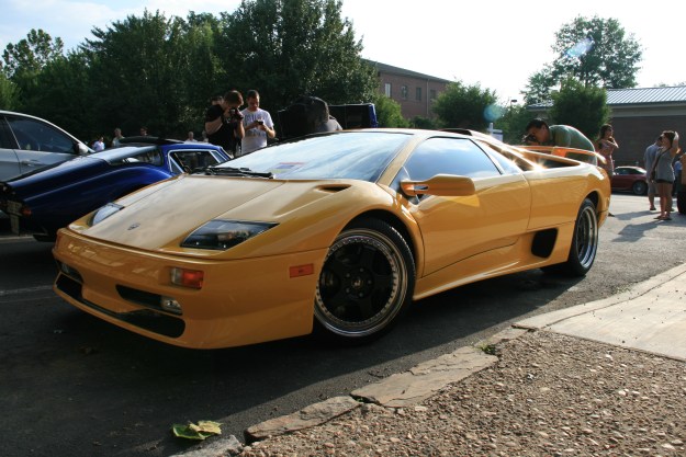 Yellow Lamborghini Diablo SV